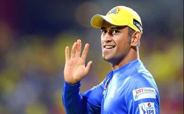 ৯৩০ কোটি টাকার মালিক ধোনি