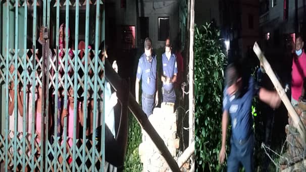 চাঁদা দাবিতে ১৭ পরিবারকে ১৩ ঘণ্টা জিম্মি