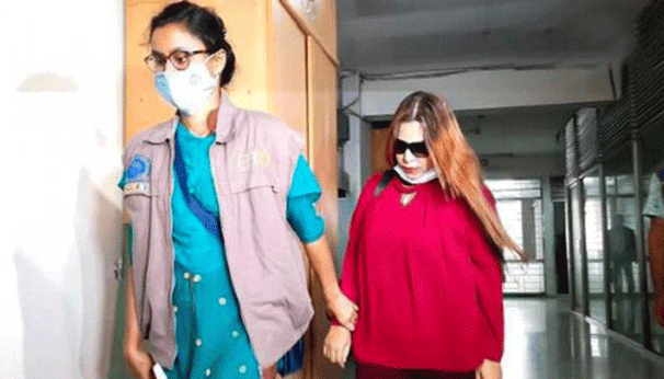 বিয়ের পরই কানাডা, সঙ্গে দুইশ কোটির ব্যবসা