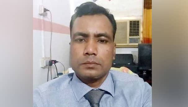 দিনে ডাক্তার, রাতে ওটি বয়!