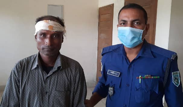 আদালতে পান চিবিয়ে বিপাকে বাদী, মামলা করতে গিয়ে নিজেই জেলে