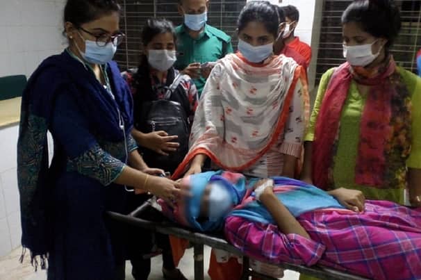 নুরদের গ্রেফতার চাওয়া সেই ছাত্রী হাসপাতাল ছেড়ে ফের অনশনে