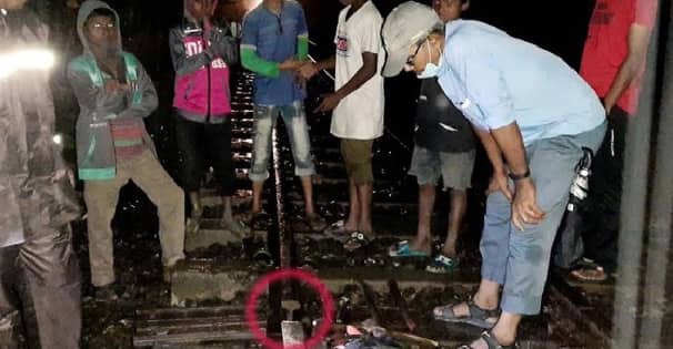 তিন যুবকের বুদ্ধিমত্তায় রক্ষা পেল ট্রেন দুর্ঘটনা