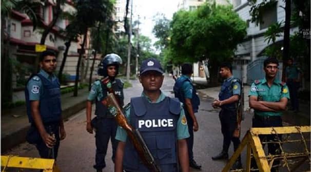 রাত ১০টার পর অপ্রয়োজনে বাইরে গেলে ব্যবস্থা নেবে পুলিশ