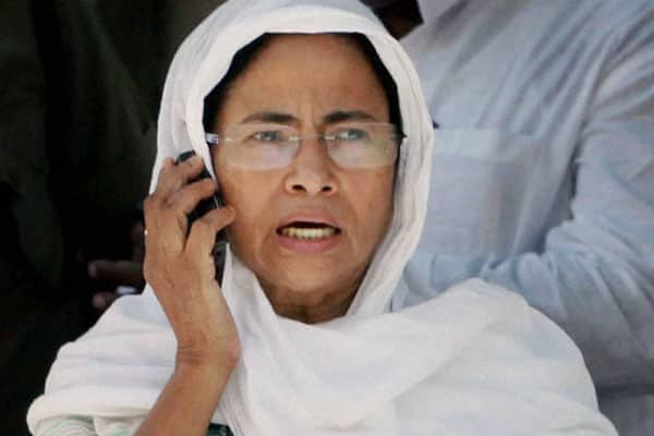 মমতার ফোনে আড়িপাতার অভিযোগ
