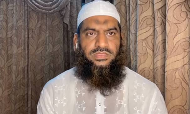মাস্ক খুলে মুচকি হাসেন মামুনুল (ভিডিও)