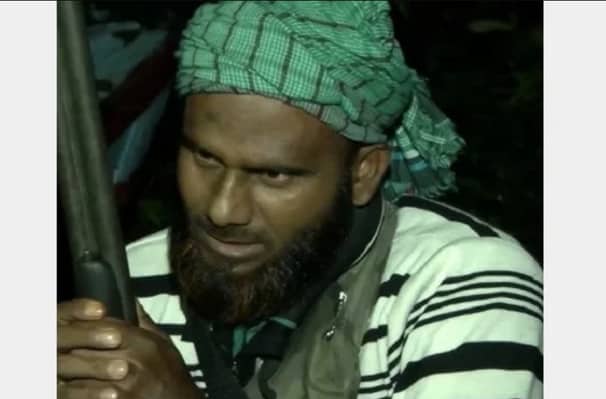 সুন্দরবনের দস্যু নেতা রাজু গ্রেফতার