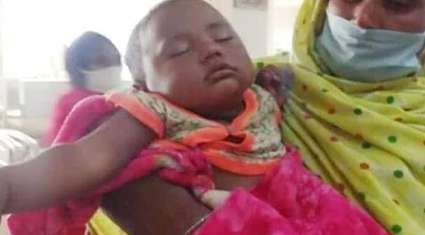 ১১০ কিমি রিকশা চালিয়ে সন্তানকে হাসপাতালে নিলেন বাবা