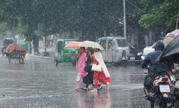 কয়েক ঘণ্টার বৃষ্টিতে তলিয়ে গেছে নারায়ণগঞ্জ