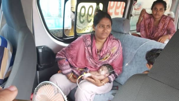 মুমূর্ষু নবজাতকের এম্বুলেন্সও পেল না ফেরি, ফিরলো নিস্তেজ হয়ে