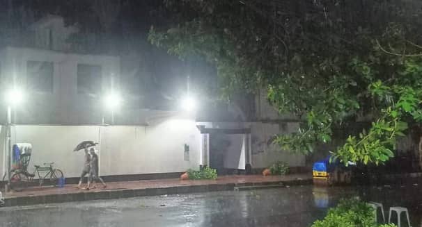 ইয়াসের প্রভাবে উপকূল ও ঢাকায় ঝড়-বৃষ্টি