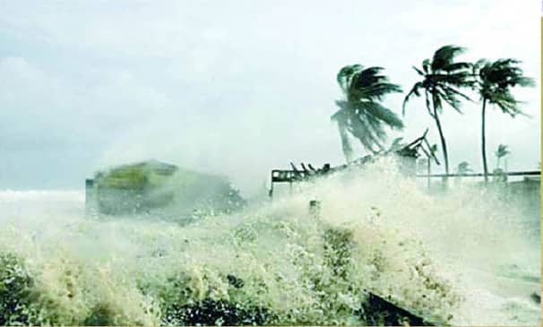 চলতি মাসে ঘূর্ণিঝড়, শক্তিশালী কালবৈশাখী ও বন্যার পূর্বাভাস