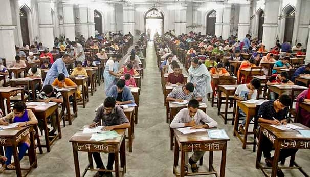 বিশ্ববিদ্যালয়ে পরীক্ষা নেওয়ার নির্দেশ দিলো ইউজিসি