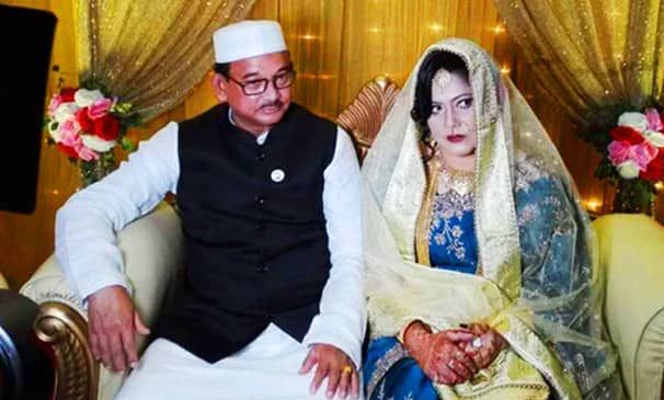 যে কারণে বিয়ের বিষয়টি গোপন রেখেছিলেন রেলমন্ত্রী