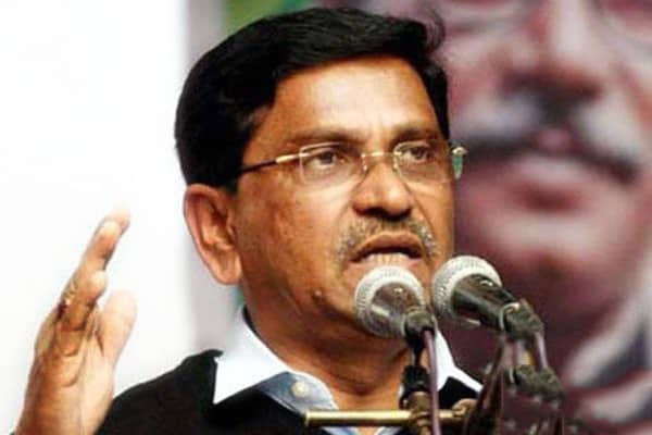 মিথ্যা বলার পারদর্শিতার জন্য ফখরুলকে পুরস্কার দেয়া যেতে পারে : হানিফ