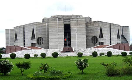 হঠাৎ উত্তপ্ত সংসদ