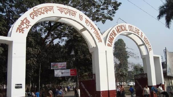৪ হাত, ৪ পা বিশিষ্ট শিশুর জন্ম দিলেন রুনা লায়লা