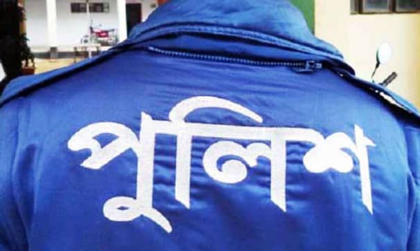 রাজধানীতে সড়ক দুর্ঘটনায় পুলিশ সদস্য নিহত