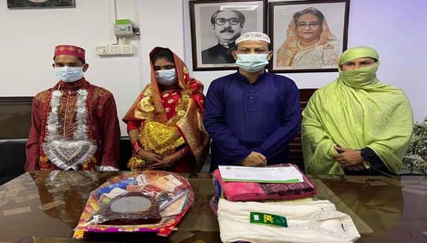 ১০ বছর আগে কুড়িয়ে পাওয়া কন্যাকে বিয়ে দিলেন ইউপি চেয়ারম্যান