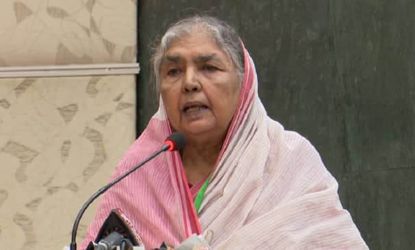 শেখ হাসিনা চান নারী সংসারের হাল ধরুক: সংসদে মতিয়া চৌধুরী