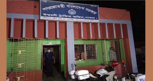 সার্জেন্ট জরিমানা করার ৩০ মিনিটের মধ্যে ট্রাফিক অফিসের বিদ্যুৎ সংযোগ বিচ্ছিন্ন করলেন প্রকৌশলী