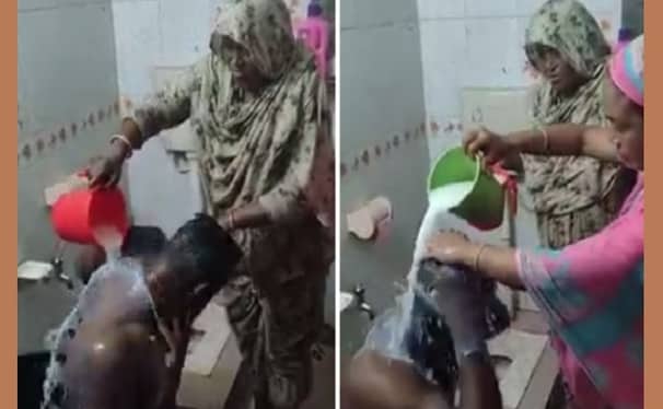 নির্বাচনে জিতে দুধ দিয়ে গোসল করলেন নবনির্বাচিত চেয়ারম্যান