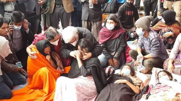 অনশন ভাঙলেন শাবিপ্রবির আন্দোলনকারী শিক্ষার্থীরা