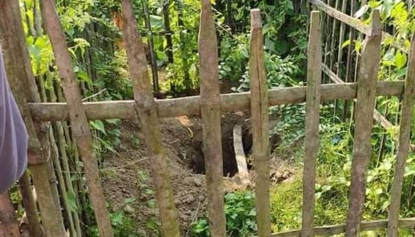 এক রাতে কবর খুড়ে থেকে ১৩ কঙ্কাল চুরি