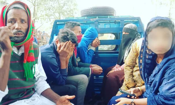 নৌকা প্রতীকের চেয়ারম্যান প্রার্থী ছেলের পক্ষে জাল ভোট দিতে গিয়ে বাবা আটক