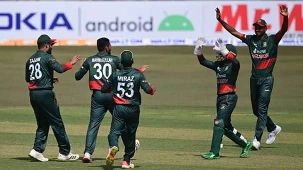 বোলারদের দাপটে আফগানদের ২১৫ রানেই থামিয়ে দিল বাংলাদেশ