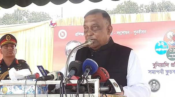 মোবাইলে ভিডিও কলে কথা বলতে পারবেন বন্দীরা: কাশিমপুরে স্বরাষ্ট্রমন্ত্রী