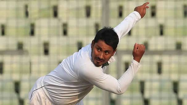 বল হাতে চমক দেখালেন আশরাফুল, পেলেন পাঁচ উইকেট