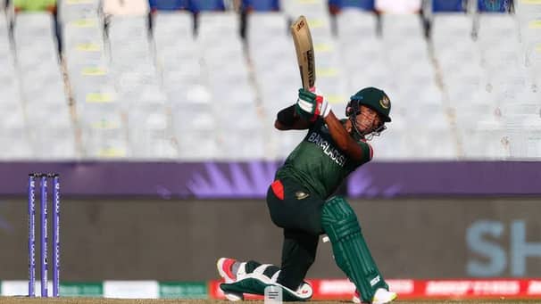 আফিফের ফিফটিতে খেলায় ফিরছে বাংলাদেশ