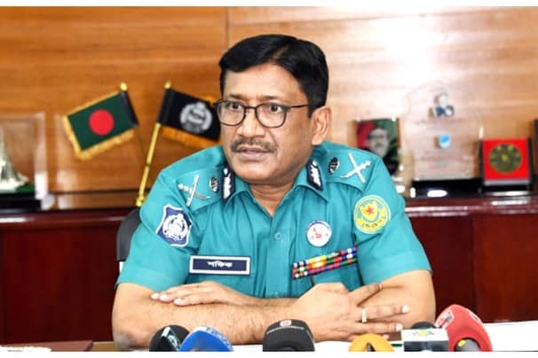 দায়িত্বরত কনস্টেবলকে এডিসির থাপ্পড় নিয়ে যা বললেন ডিএমপি কমিশনার