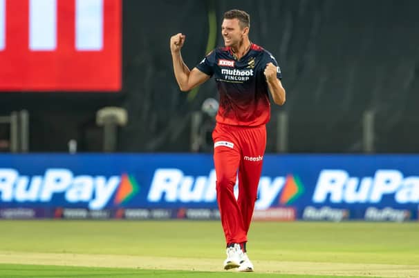 চার ওভারে ৬৪ রান, আইপিএলের ইতিহাসে হ্যাজেলউডের লজ্জার রেকর্ড