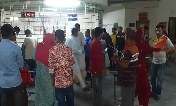 এক মোবাইল ফোনে অকালে কেড়ে নিল পাঁচজনের জীবন