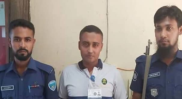 একজনকে সেনা পরিচয়ে বিয়ে, অন্য নারীকে খালা ডেকে সর্বনাশ