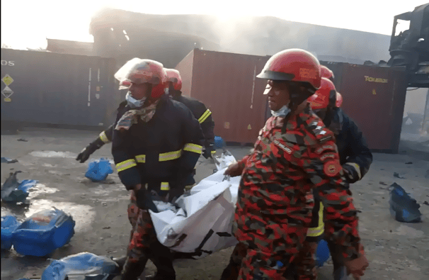 সীতাকুণ্ড ট্র্যাজেডি: ১৫ ঘণ্টা পর যে বার্তা পাঠাল মালিকপক্ষ সীতাকুণ্ডে ভয়াবহ
