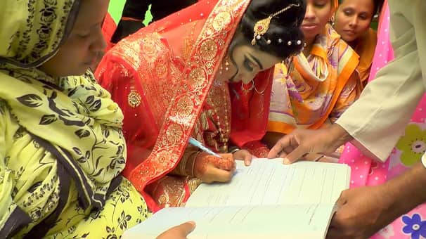 একদিনের ব্যবধানে তালাক ছাড়াই মেয়েকে দ্বিতীয় বিয়ে দিলেন বাবা! গ্রামের বিয়ে