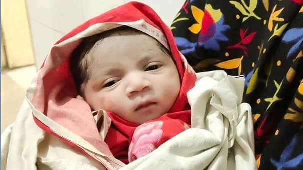 মায়ের পেট ফেটে জন্ম নেয়া সেই নবজাতককে ৫ লাখ টাকা দেয়ার নির্দেশ শিশু