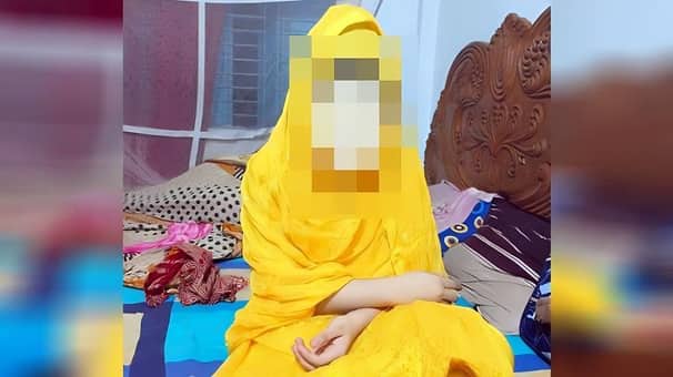 ইমোতে প্রেম, বিয়ের ১৭ দিনের মাথায় স্বামীকে ছেড়ে প্রেমিকের বাড়িতে হাজির প্রেমিক