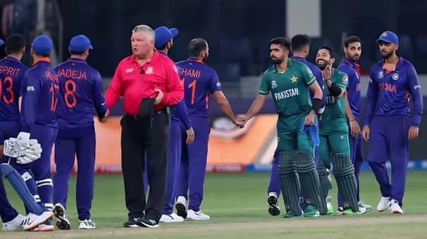 যে কারণে ভারতের বিপক্ষের ম্যাচে হাতে কালো ব্যান্ড পরে নামবে পাকিস্তান ভারত