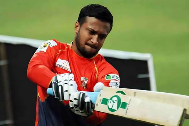 রাতে মাঠে নামার আগে যে রেকর্ডের দাড়প্রান্তে সাকিব সাকিব