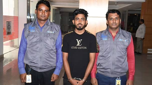ডেবিট-ক্রেডিট কার্ড থেকে যেভাবে কোটি টাকা হাতিয়ে নেন খোকন খোকন