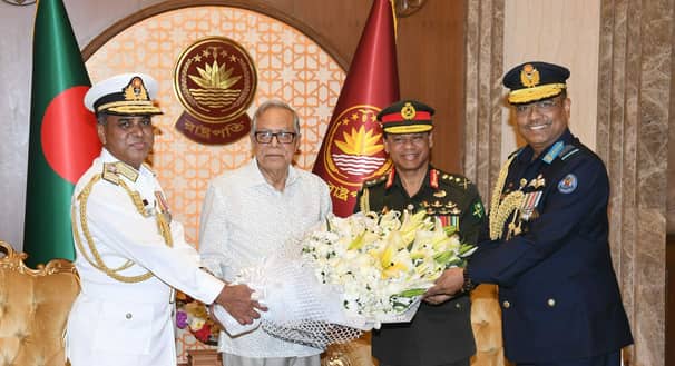 Chiefs of three services meet President at Bangabhaban
