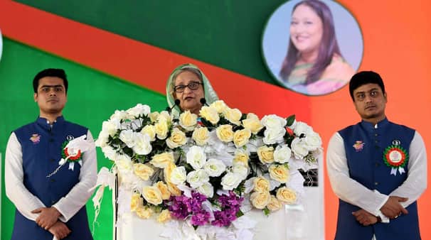 সোশ্যাল মিডিয়ায় অপপ্রচারের জবাব দেওয়ার নির্দেশ প্রধানমন্ত্রীর