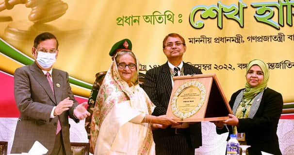 দ্রুত মামলা নিষ্পত্তির পাশাপাশি সবার জন্য ন্যায়বিচার চান প্রধানমন্ত্রী