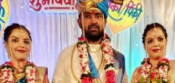 পিঙ্কি ও রিঙ্কিকে বিয়ে করে বেকায়দায় অতুল