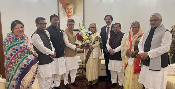 ফের আ.লীগের সভাপতি হওয়ায় প্রধানমন্ত্রীকে হুইপগণের অভিনন্দন