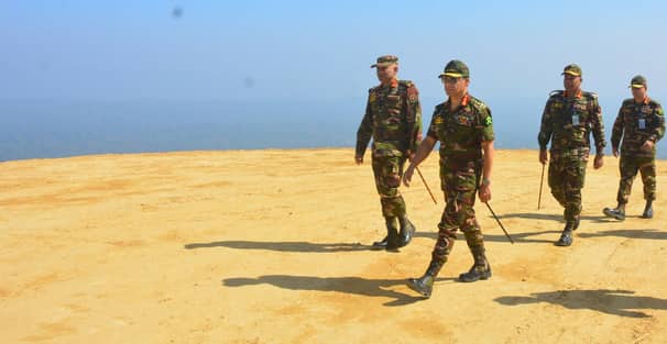 রাজস্থলী-সাইচল সীমান্ত সড়ক প্রকল্প পরিদর্শন করলেন সেনাপ্রধান
